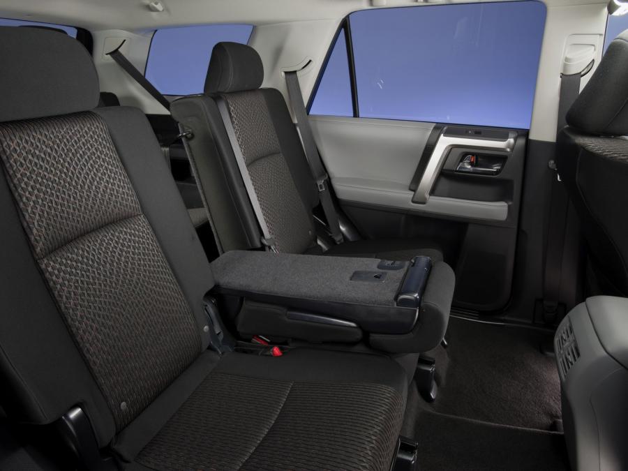  Toyota 4Runner SR5 2009 года  (фото 26 из 28)
